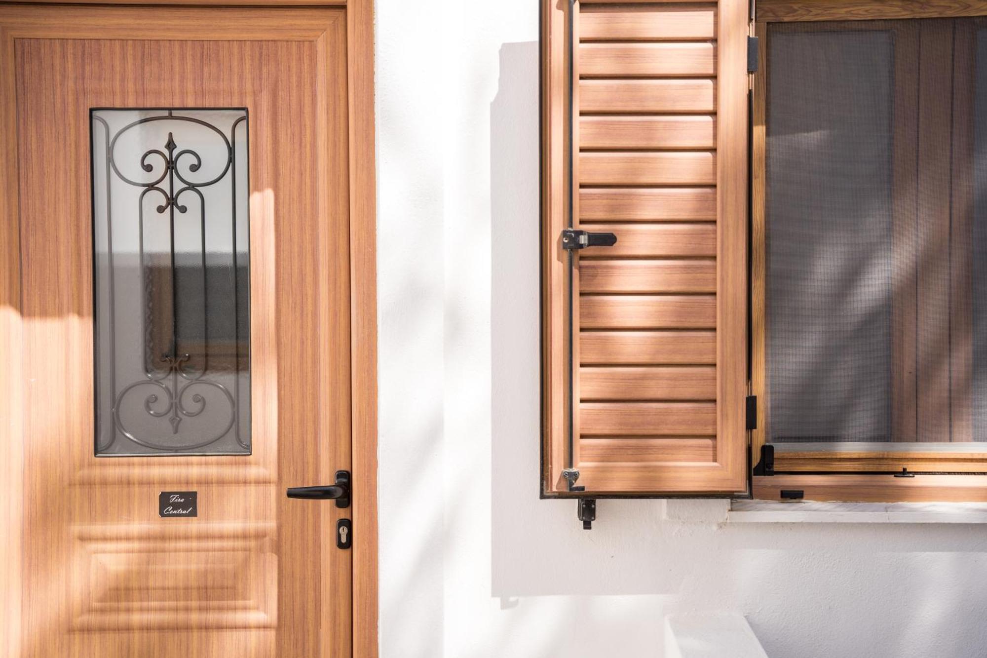 Cozy Budget Apartments In The Heart Of Fira Экстерьер фото